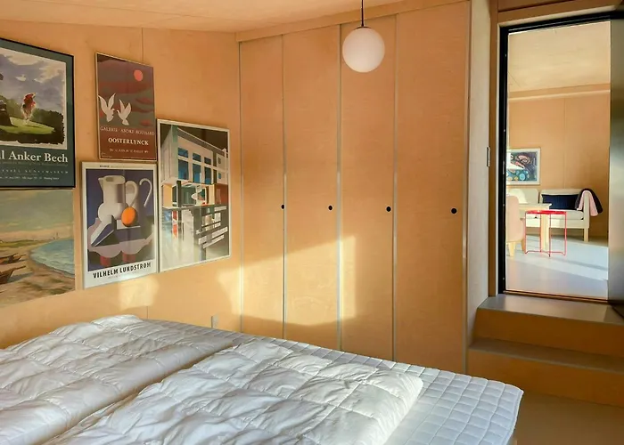 Дом отдыха With View Of Helnaes Bay